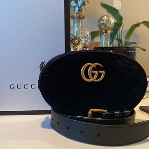 GUCCI
Velvet Matelasse GG Marmont Belt Bag
